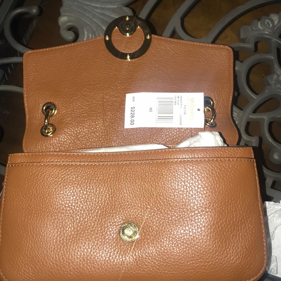 Michael Kors Fulton Small Leather Shoulder Tote - Picture 4 of 5